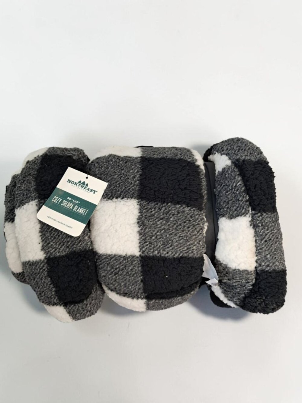 Northeast Outfitters Sherpa Blanket 50x60 Black White Buffalo Plaid Fleece NWT